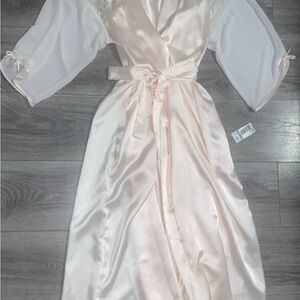New Maidenform Satin Nighty/Slip & Robe